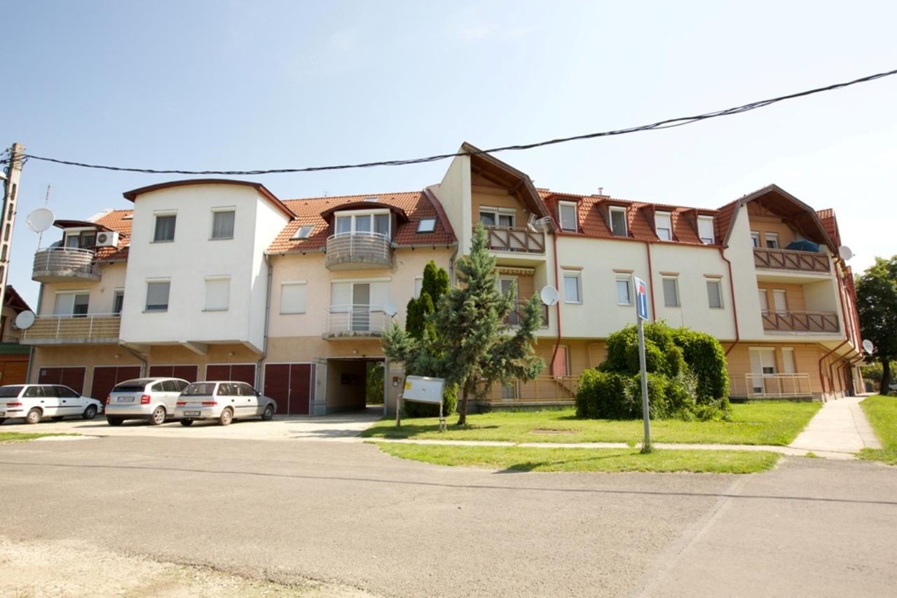 Zoli Apartmanok-Adri Kölcsey 32 Hajdúszoboszló Dış mekan fotoğraf